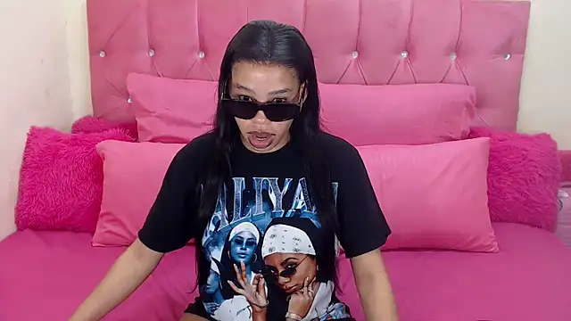 naughtiest baddy online show from September 25, 7:50 pm