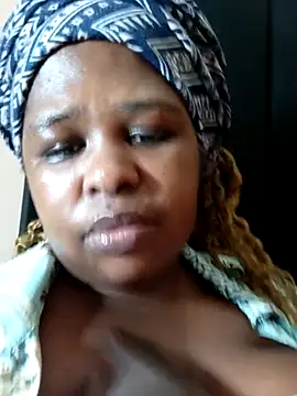 Snapshot of SexyLadyBoosxx chatting on December 17, 3:07 pm SexyLadyBoosxx online show from December 17, 3:07 pm