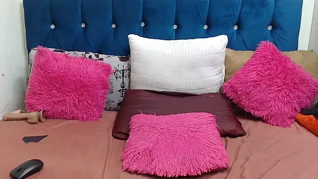 Snapshot of SexyLadyBoosxx chatting on February 19, 2:57 pm SexyLadyBoosxx online show from February 19, 2:57 pm