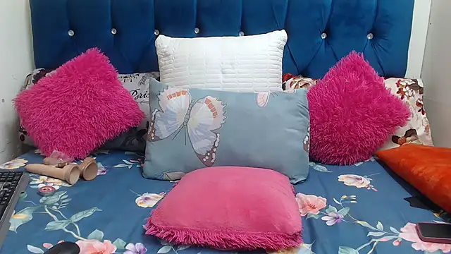 Snapshot of SexyLadyBoosxx chatting on February 23, 1:30 pm SexyLadyBoosxx online show from February 23, 1:30 pm