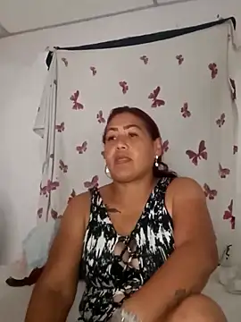 Snapshot of Abigail_BigTits chatting on January 13, 6:16 am Abigail BigTits online show from January 13, 6:16 am