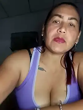 Snapshot of Abigail_BigTits chatting on February 1, 2:47 am Abigail BigTits online show from February 1, 2:47 am