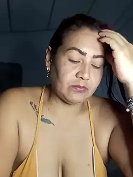 Snapshot of Abigail_BigTits chatting on February 6, 11:58 pm Abigail BigTits online show from February 6, 11:58 pm