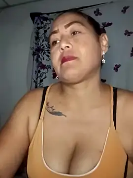 Snapshot of Abigail_BigTits chatting on February 19, 4:11 pm Abigail BigTits online show from February 19, 4:11 pm