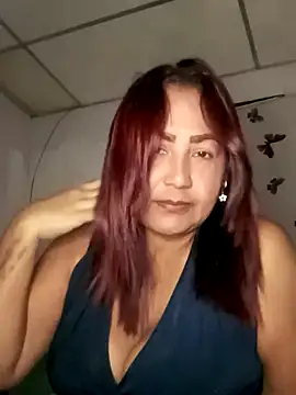 Snapshot of Abigail_BigTits chatting on February 21, 3:01 am Abigail BigTits online show from February 21, 3:01 am