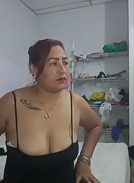 Snapshot of Abigail_BigTits chatting on October 2, 5:36 am Abigail BigTits online show from October 2, 5:36 am