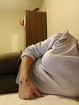 Snapshot of derya35 chatting on February 15, 3:06 pm derya35 online show from February 15, 3:06 pm