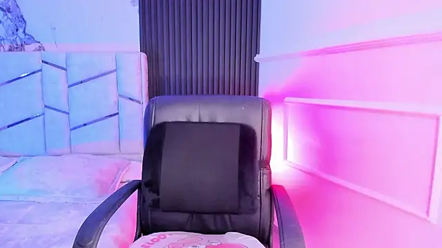 daniiphoeniixx online show from February 27, 11:43 am