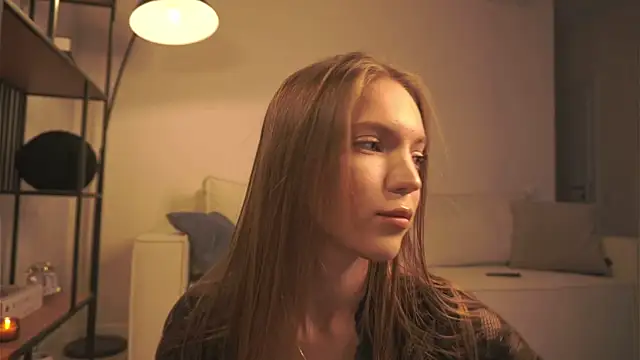 alittlestarrr online show from January 6, 5:06 pm