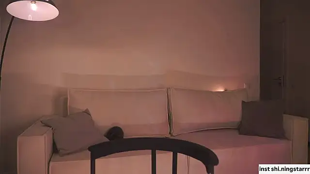 alittlestarrr online show from February 15, 12:48 am