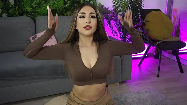 amiraroshen online show from November 24, 7:35 pm