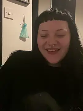 Gothicsiren online show from January 2, 4:09 am