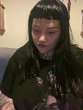 Gothicsiren online show from January 6, 5:19 am