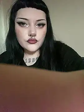 Gothicsiren online show from March 22, 4:15 pm