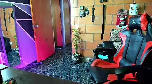 Adam Valenciia online show from February 6, 1:54 pm