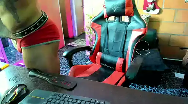 Adam Valenciia online show from February 15, 2:44 pm