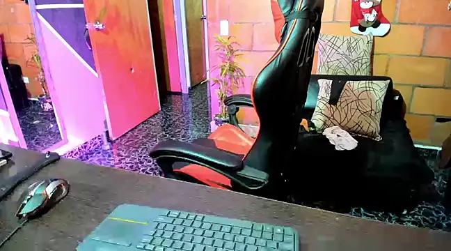 Adam Valenciia online show from February 20, 11:54 pm