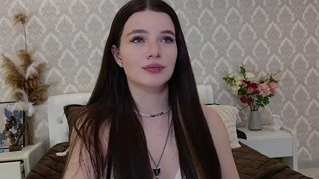 Nellie Medina online show from January 17, 10:56 pm