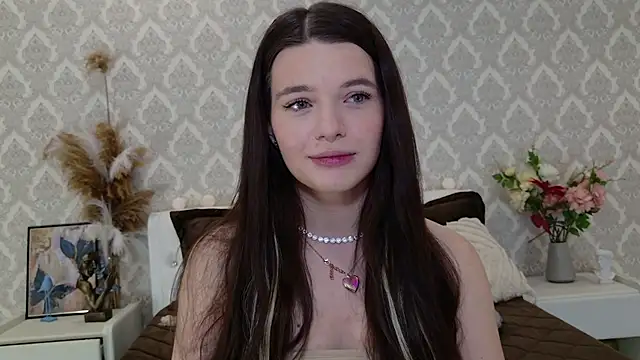 Nellie Medina online show from February 24, 1:24 am