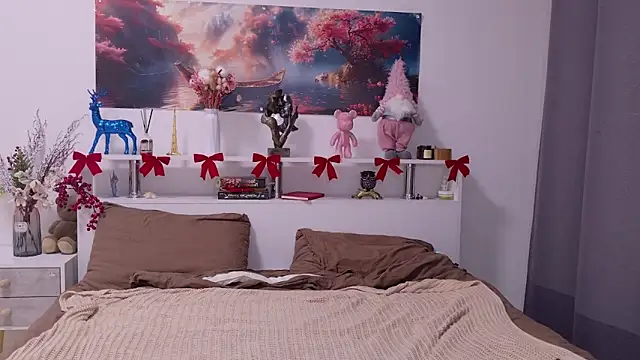 Nellie Medina online show from December 18, 2:23 pm