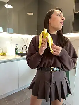 claraxjoyy online show from March 6, 7:47 am