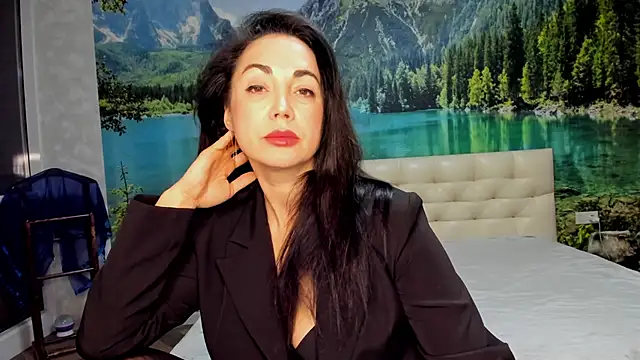 Monica Weiss online show from February 1, 10:13 pm