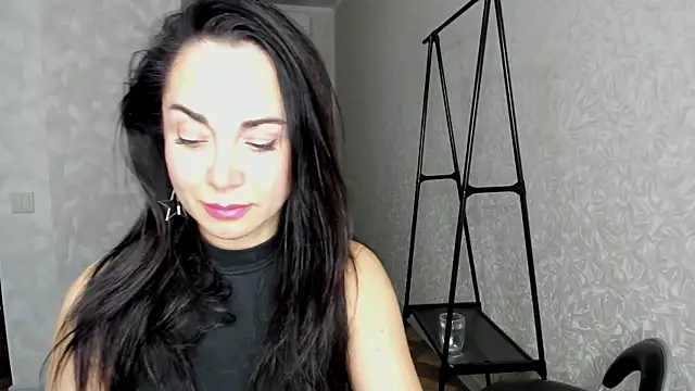 Monica Weiss online show from March 4, 8:49 pm