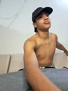 Snapshot of -Damian_Caliente- chatting on January 16, 1:27 am -Damian Caliente- online show from January 16, 1:27 am