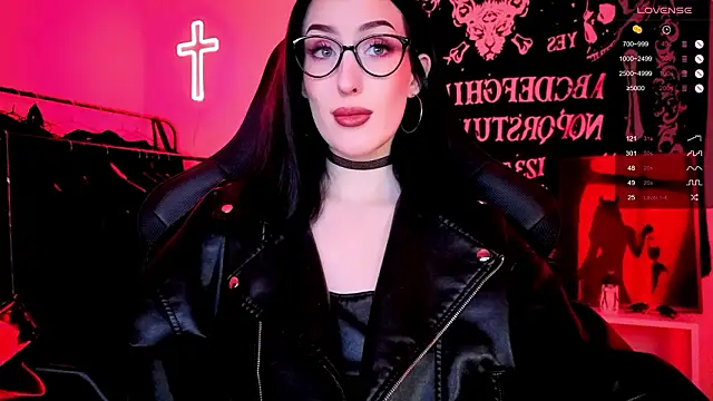 Miss Alice   online show from February 18, 11:44 pm