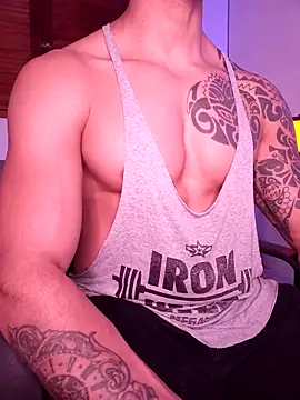 Snapshot of Joylopez_fit chatting on November 14, 2:16 pm Joylopez fit online show from November 14, 2:16 pm