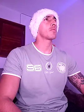 Snapshot of Joylopez_fit chatting on December 14, 3:06 pm Joylopez fit online show from December 14, 3:06 pm