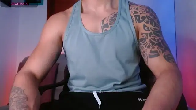 Snapshot of Joylopez_fit chatting on December 19, 2:13 pm Joylopez fit online show from December 19, 2:13 pm