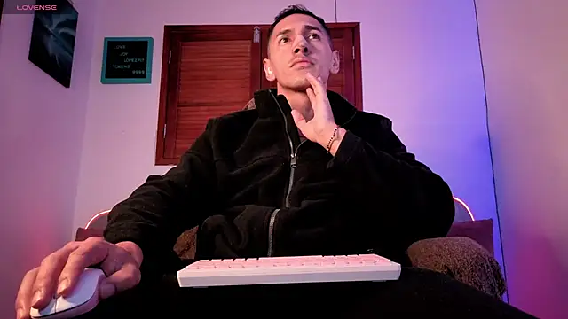 Snapshot of Joylopez_fit chatting on April 16, 10:38 am Joylopez fit online show from April 16, 10:38 am