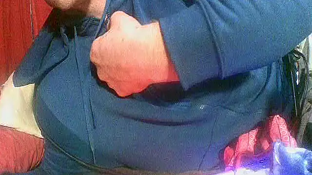 Snapshot of Spotlight95 chatting on January 7, 8:33 pm Spotlight95 online show from January 7, 8:33 pm