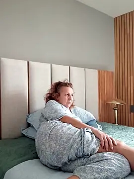 milchanel online show from February 27, 5:04 pm