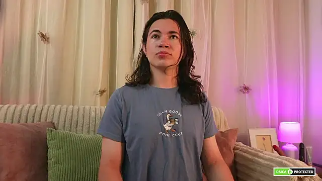 cute erelis  online show from February 9, 3:43 am