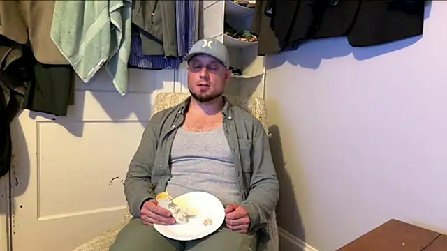 Snapshot of RickeyRidez chatting on October 14, 1:06 am RickeyRidez online show from October 14, 1:06 am