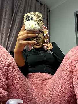 Thando04 online show from November 21, 5:55 pm