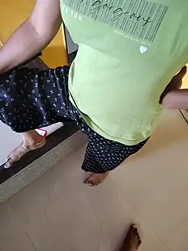 lovelygirl4567 online show from March 14, 4:32 am