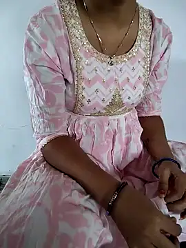 Snapshot of lovelygirl4567 chatting on April 28, 5:34 am lovelygirl4567 online show from April 28, 5:34 am
