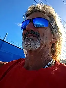 Snapshot of Cloudin_around chatting on June 13, 9:35 pm Cloudin around online show from June 13, 9:35 pm