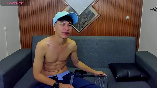 Snapshot of anyelo_waller chatting on February 6, 12:26 pm anyelo waller online show from February 6, 12:26 pm