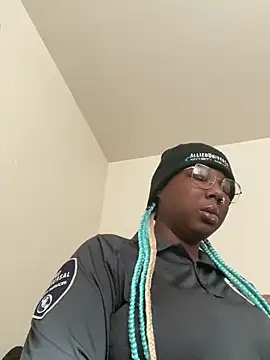 Snapshot of DamnBubbles chatting on January 18, 8:30 pm DamnBubbles online show from January 18, 8:30 pm