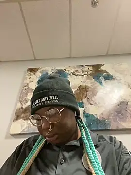 Snapshot of DamnBubbles chatting on January 19, 12:06 am DamnBubbles online show from January 19, 12:06 am