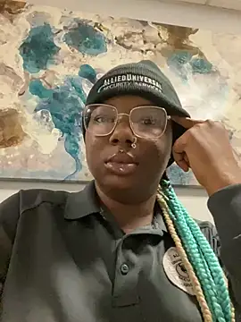 Snapshot of DamnBubbles chatting on January 19, 3:08 am DamnBubbles online show from January 19, 3:08 am