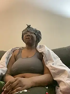 Snapshot of DamnBubbles chatting on January 22, 2:04 am DamnBubbles online show from January 22, 2:04 am