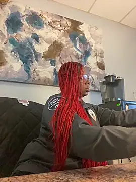 Snapshot of DamnBubbles chatting on February 9, 10:11 pm DamnBubbles online show from February 9, 10:11 pm