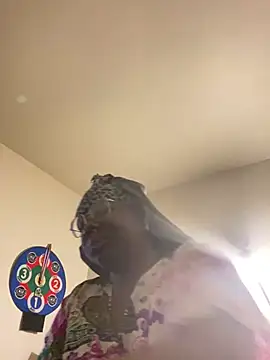 Snapshot of DamnBubbles chatting on March 14, 3:04 am DamnBubbles online show from March 14, 3:04 am