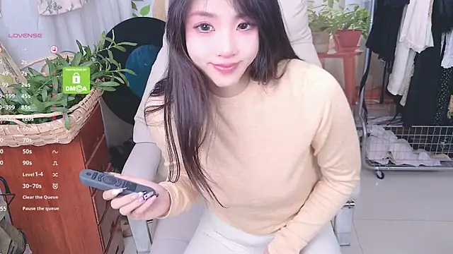 Snapshot of xiaotiantian-76 chatting on June 23, 4:54 am xiaotiantian-76 online show from June 23, 4:54 am