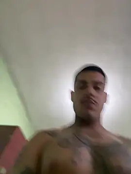 Snapshot of TiagopirocudoMG chatting on April 15, 5:20 pm TiagopirocudoMG online show from April 15, 5:20 pm